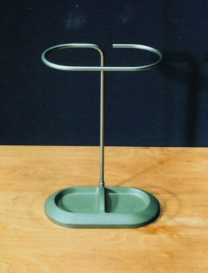 Wandgarderobe aus Klarglas mit Hutablage