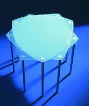 Wandgarderobe aus Klarglas mit Hutablage