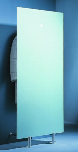 Standpaneele mit Glasfront als moderne Garderobe