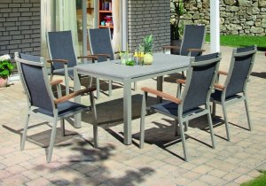robuster und g&uuml;nstiger Gartentisch