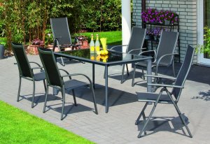 robuster und g&uuml;nstiger Gartentisch