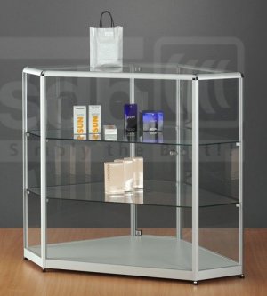 Verkaufstheke mit Schaukasten und abtrapezf&ouml;rmige Thekenvitrine
