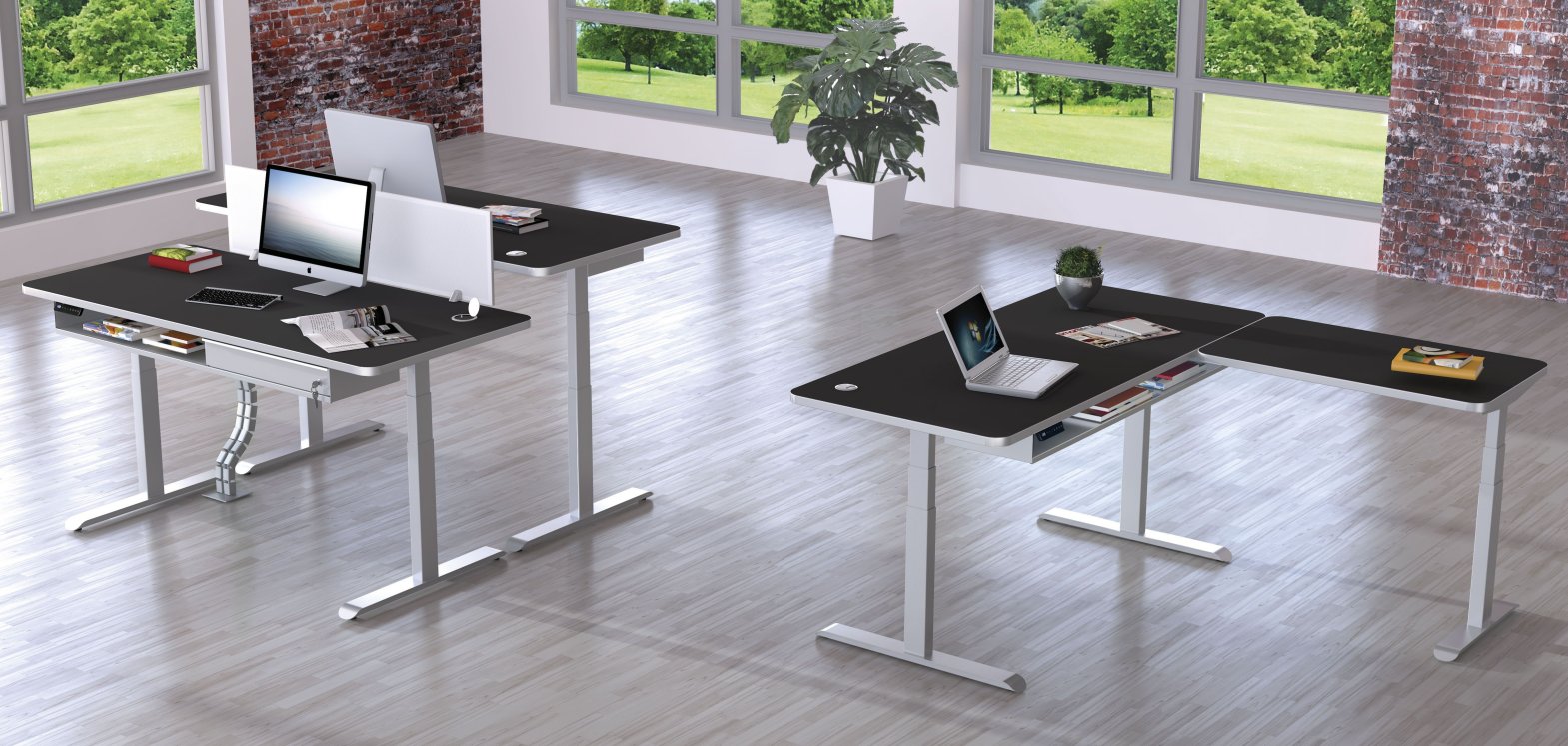 günstige Sitz- und Stehschreibtische mit schallabsorbierender Schreibtischtrennwand