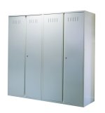 Garderoben-Stahlschrank mit Belüftungsschlitzen