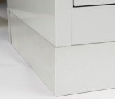 abschließbarer Stahlspind auf Metallsockel