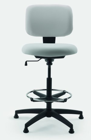 Steharbeitsstuhl mit schwer entflammbarer Sitzbezug rückenschonendes Arbeiten im Stehen