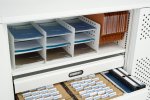 individuell ausstattbarer Büro-Schiebetürenschrank aus Stahl