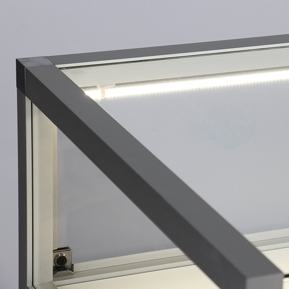 Vitrinenbeleuchtung mit LED-Beleuchtungsleiste senkrecht oder waagerecht