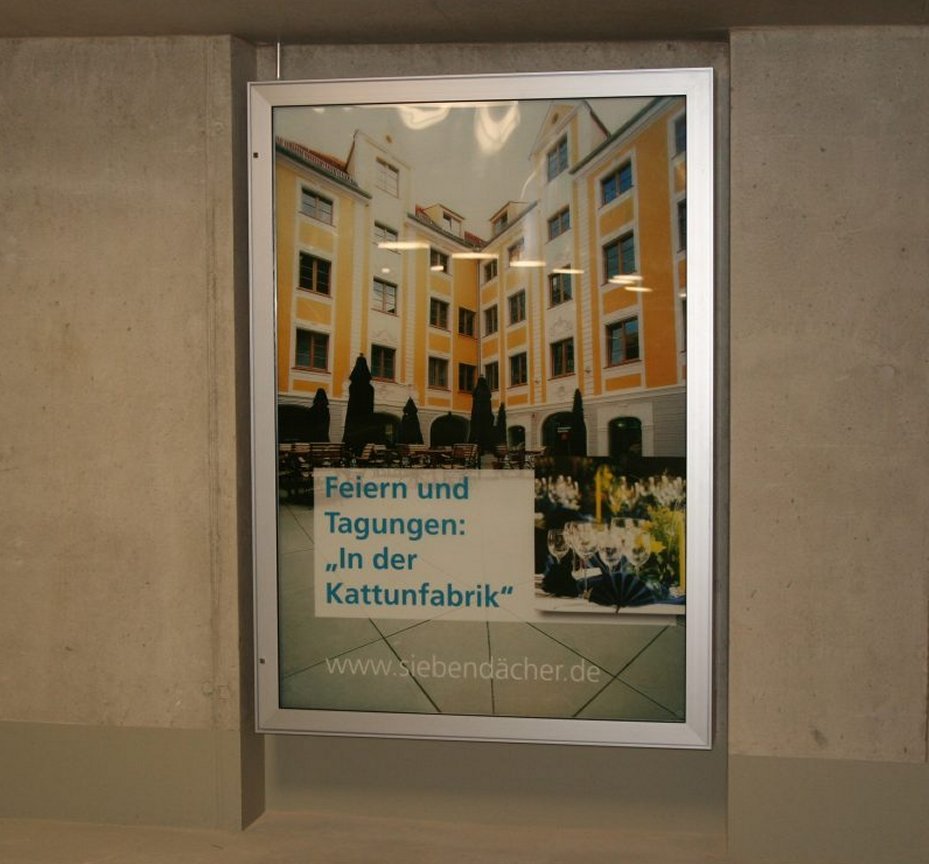 witterungsbeständige City Light-Plakatvitrine zur Wandmontage homogene LED-Plakat-Hinterleuchtung