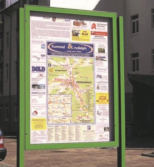 witterungsbeständiger Outdoor-Schaukasten im Hochformat freistehend