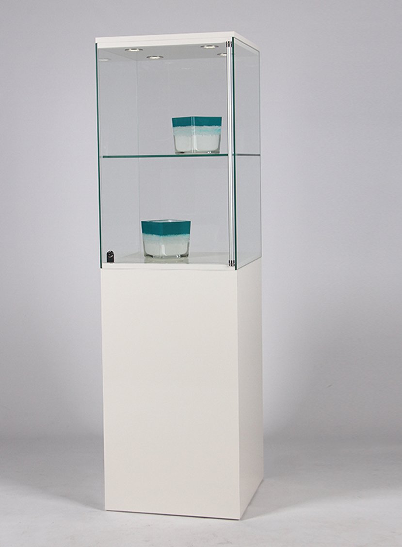 Museum-Sockelvitrine mit rahmenloser und abschließbarer Glashaube Höhe = 70 cm auf quadratischem Standsockel Höhe = 100 cm