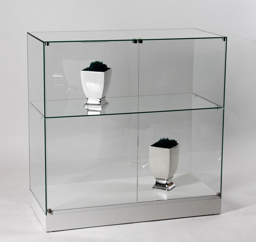 halbhohe Vollglasvitrine ohne Profilrahmen elegante Wohnzimmervitrine