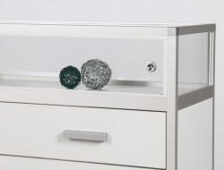 abschließbare Ladenvitrine mit Schiebetüren und Unterschrank mit 3 großen Schubladen