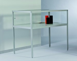 robuste Tischvitrine abschließbar massives Vierkant-Aluminium-Gestell in Farbe nach Kundenwunsch