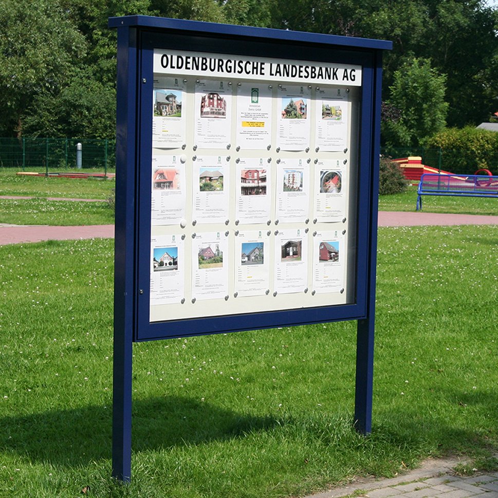 witterungsbeständige Schaukasten-Stellwand in RAL-Farbe nach Kundenwunsch