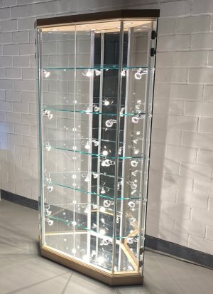 sechseckige Standvitrine ohne Profilrahmen UV-verklebt