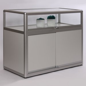 Thekenvitrine mit großem Unterschrank viertelrundem Aluminium-Thekengestell in Wunschfarbe