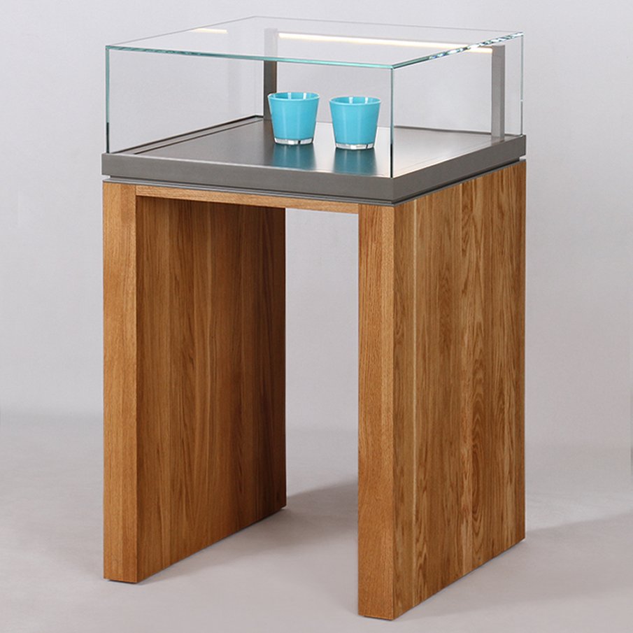 Tischvitrine quadratischer Glashaube abschließbar aufklappbar auf Wangengestell