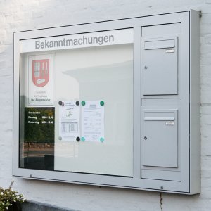 Schaukasten mit 2 Briefkästen zur Wandmontage im Außenbereich