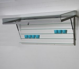 Wandvitrine aufklappbare Glashaube mit Gasdruckfedern und Fachböden