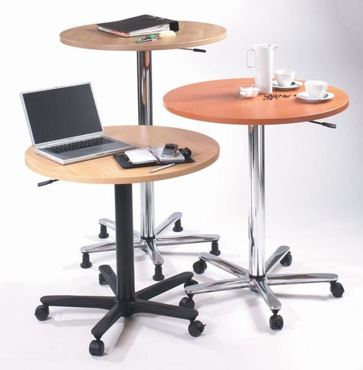 Beratertisch zum Sitzen und Stehen