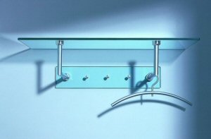 Wandgarderobe aus Klarglas mit Hutablage