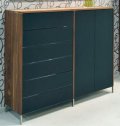 moderne Kommode Nussbaum massiv mit Schwarzglas