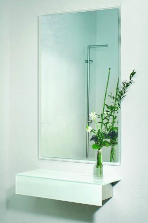 Weissglas-Wandkonsole mit USB-Ladestation 