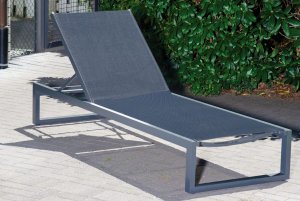 witterungsbeständige Gartenliege mit bequemer und atmungsaktiverr Liegefläche