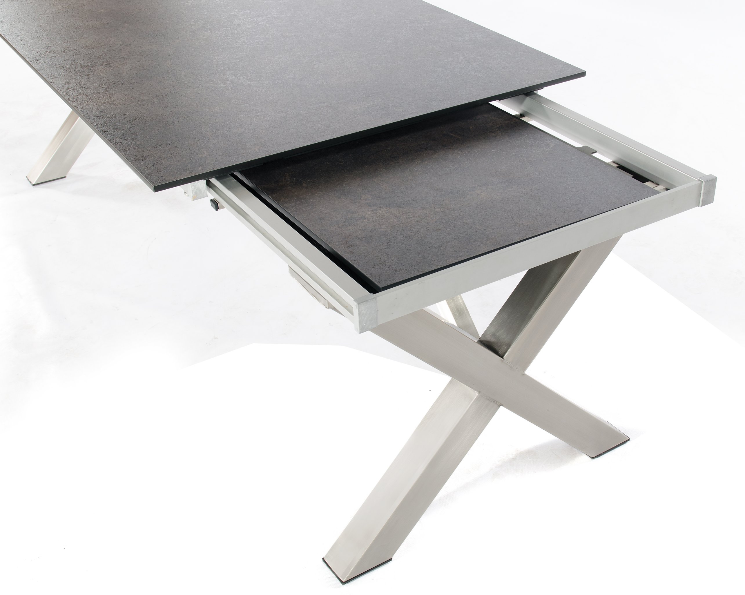 robuster Outdoor-Ausziehtisch auf 260 cm ausziehbar