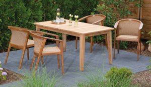 massiver Teak-Gartentisch mit bequemen Gartensessel