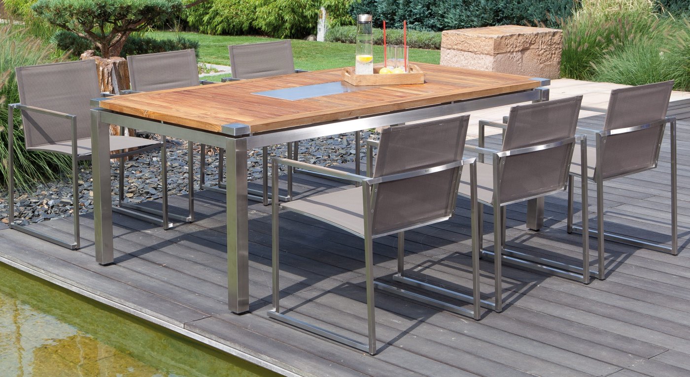 Gartentisch mit Edelstahlgestell und Teakholz-Tischplatte