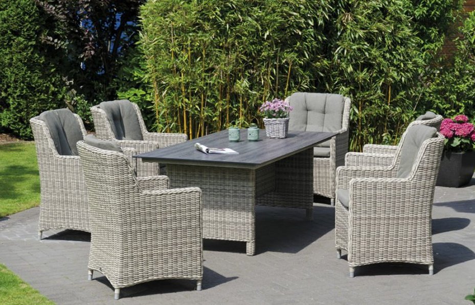 Geflecht-Gartensessel und Geflecht-Gartentisch witterungsbestänidig HPL-Tischplatte in Pinie-Dekor