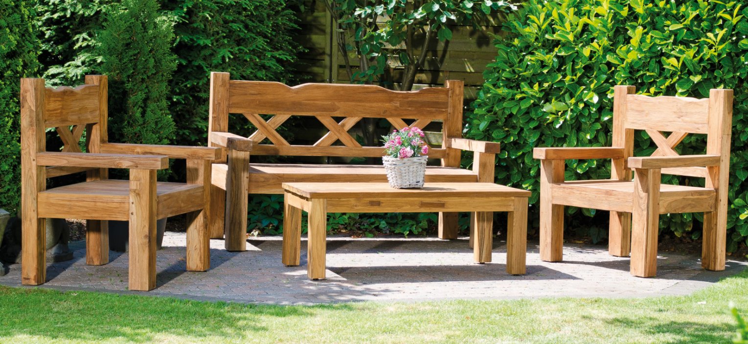 Massivholz-Gartenstuhl und Massivholz-Gartenbbank aus recyceltem Old Teak in Handarbeit hergestell