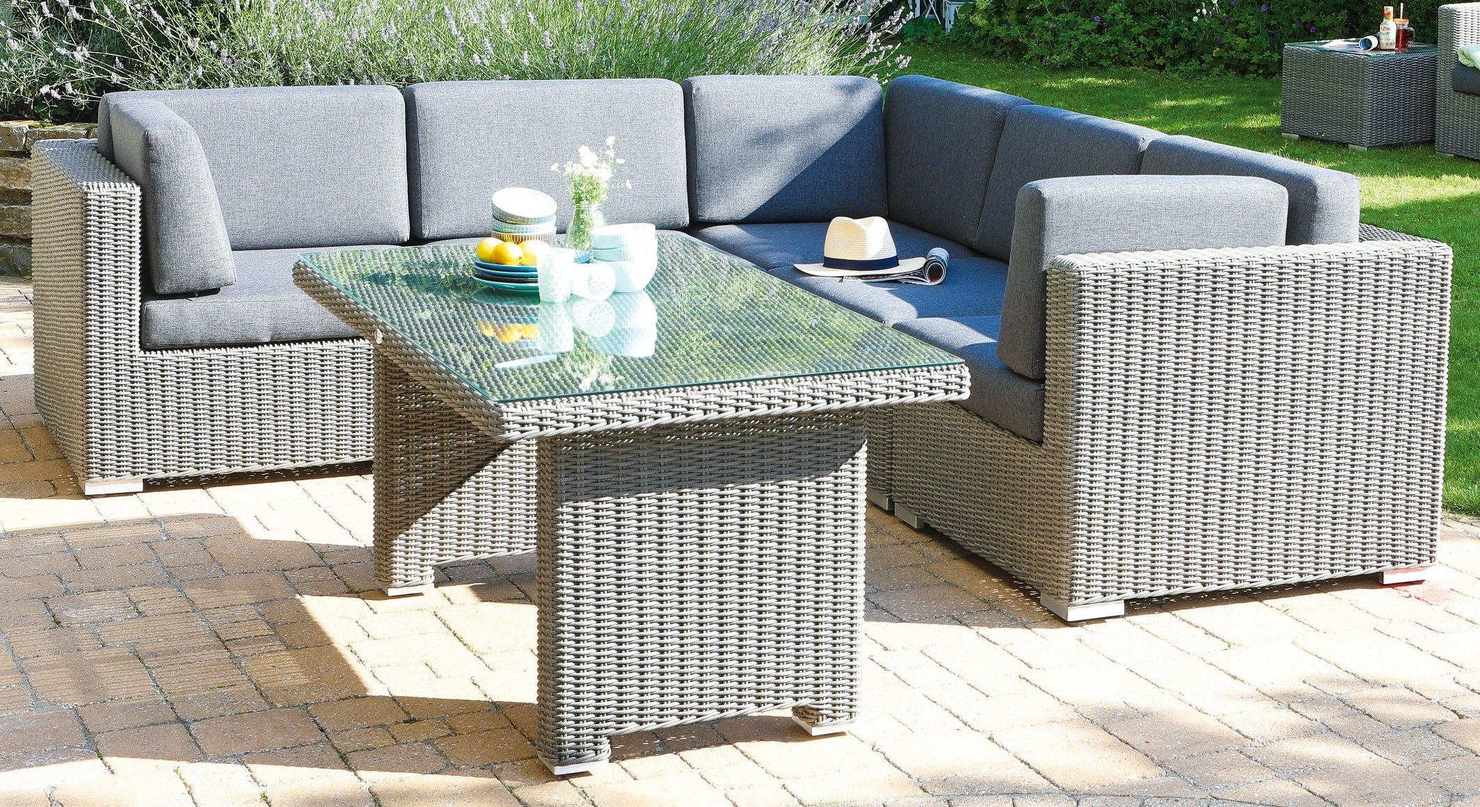 wetterfeste Geflecht-Eckcouch bequeme Polsterkissen Flechtwerk stone-grey