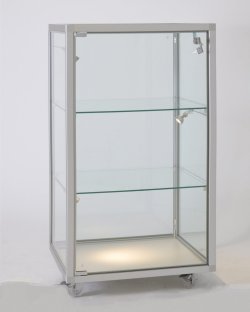 abschließbare Thekenvitrine auf Laufrollen mit LED-Beleuchtung