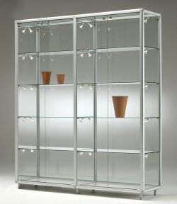 Sicherheitsglas-Standvitrine mit 4 Drehtüren abschschließbar 195x185 cm