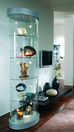 ovale Standvitrine BxTxH: 65x44x190 cm mit LED-Deckenspots