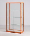 orangefarbene Standvitrine