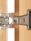 hochwertiger Büroschrank mit sehr stabilen Scharnieren