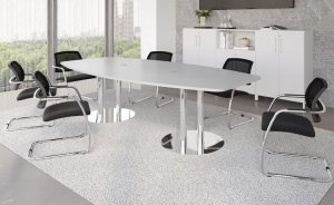 Besprechungstisch mit Kabeldurchlassdosen, Standsäulen mit Bodenplatten verchromt