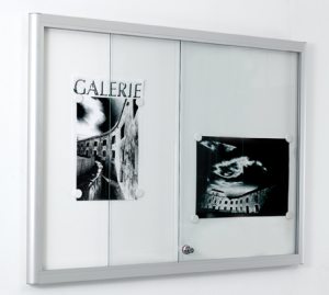 abschließbare Plakatvitrine gerundeten Aluminiumprofile und abschließbare Schiebet�ren