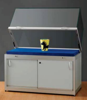 Tischvitrine mit Gasdruckfedern