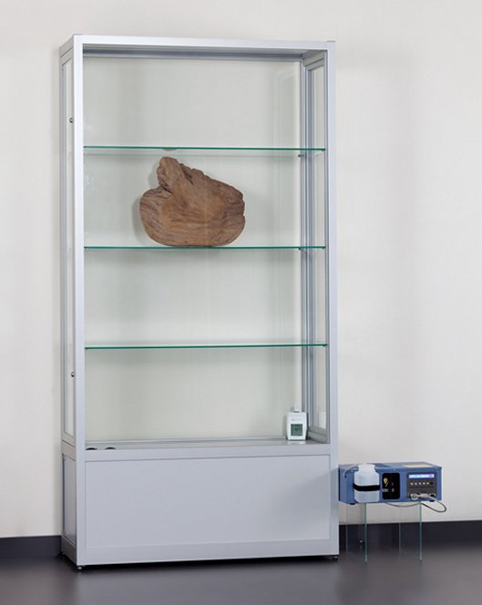 klimatisierte staubdichte Standvitrine 100x60x197 cm abschließbar Klimagerät eingebaut