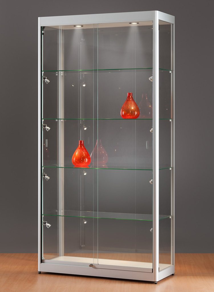 Vitrinenschrank mit LED-Innenbeleuchtung