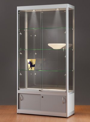 Schrankvitrine mit LED-Deckenbeleuchtung und Unterschrank abschließbar