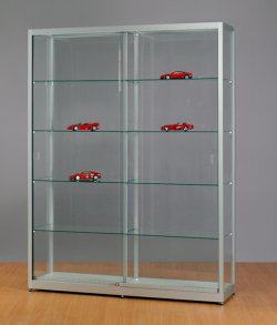 Standvitrine Breite = 150 cm / Höhe = 198 cm