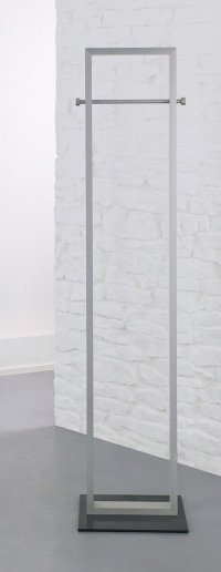eleganter Garderobenständer aus Aluminium silber eloxiert