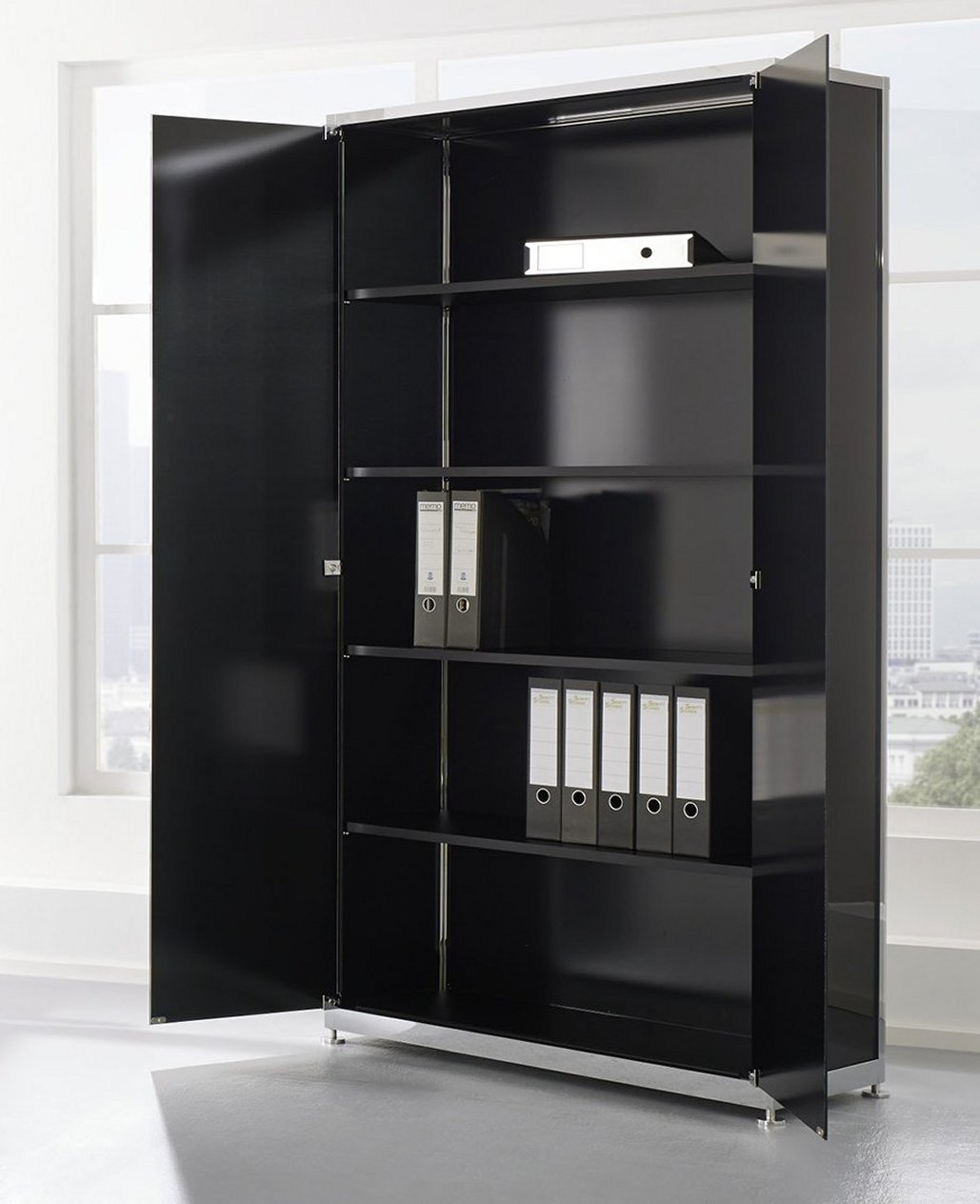 repräsentativer Chefzimmer-Büroschrank mit Schwarzglas-Flügeltüren
