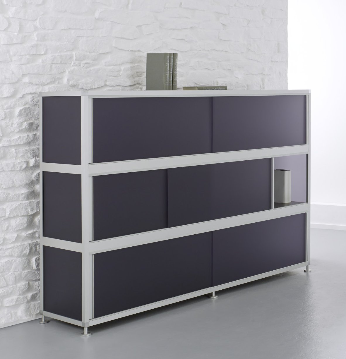 Alu-Glas-Highboard anthrazit satiniert mit Schiebetüren in Fachhöhe Alu-Glas-Highboard anthrazit satiniert mit Schiebetüren in Fachhöhe